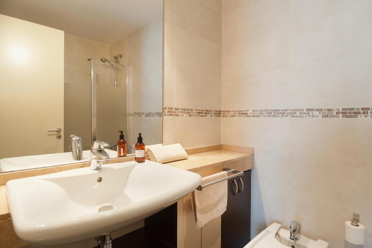 Espectacular Piso Cerca De La Playa Apartment Сант Адриа де Бесос Екстериор снимка